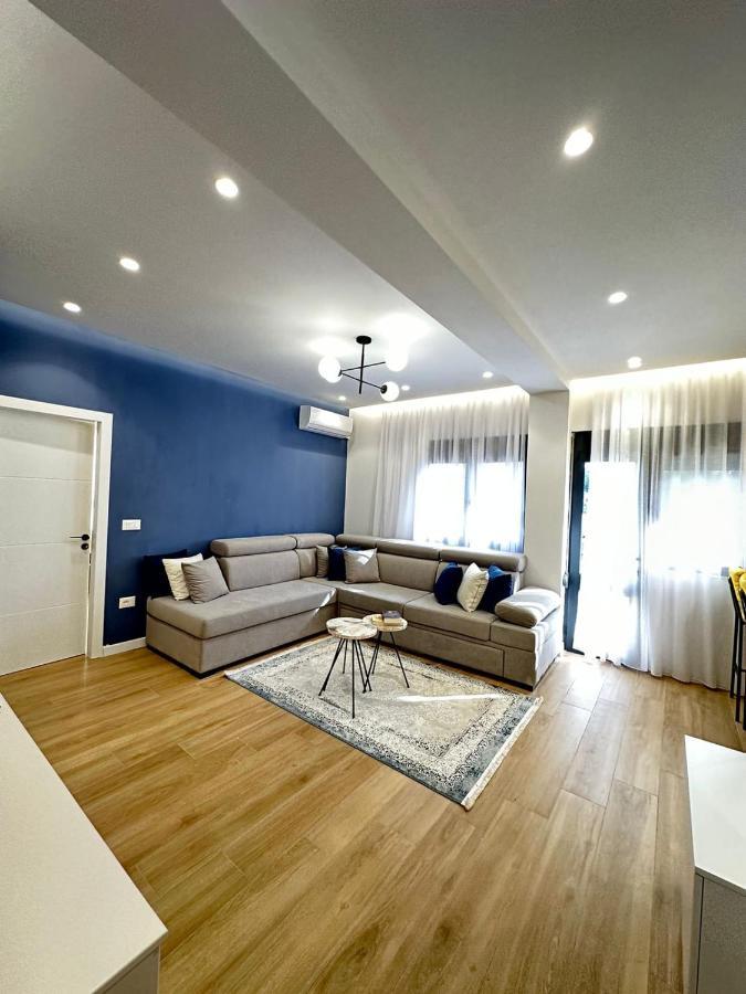 Luxurious Seaside Apartment Durres Exterior photo